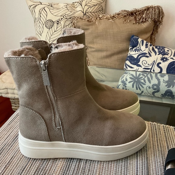 Tristan J Slides Boots - Picture 1 of 4